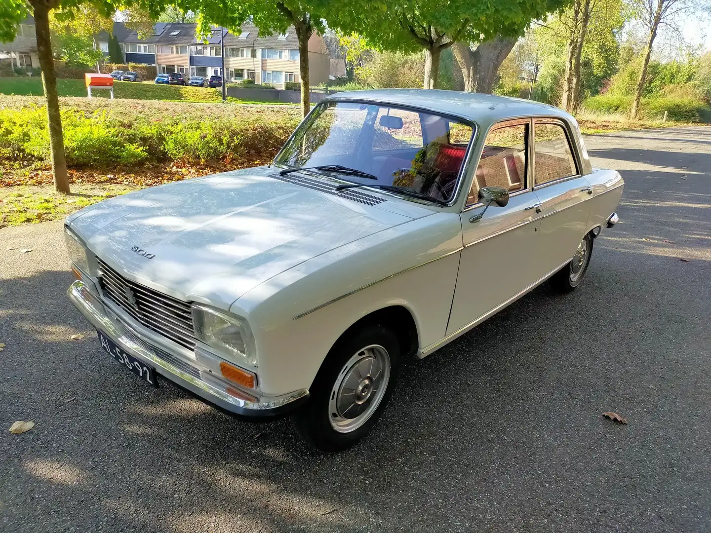 Peugeot Sonstige 304 1.3 sedan Weiß - 1