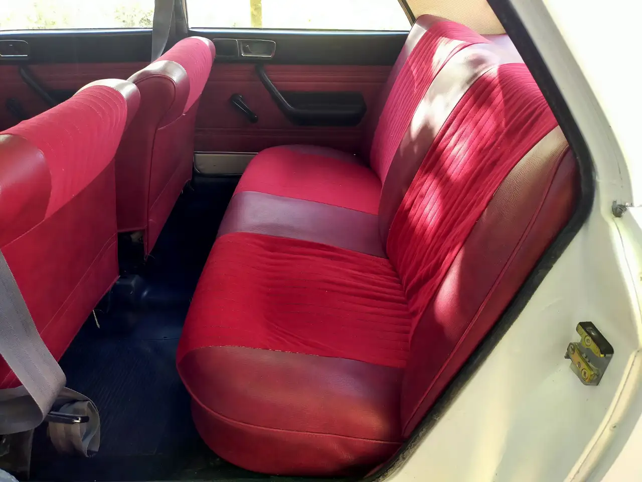 Peugeot 304 1.3 sedan, foto 12