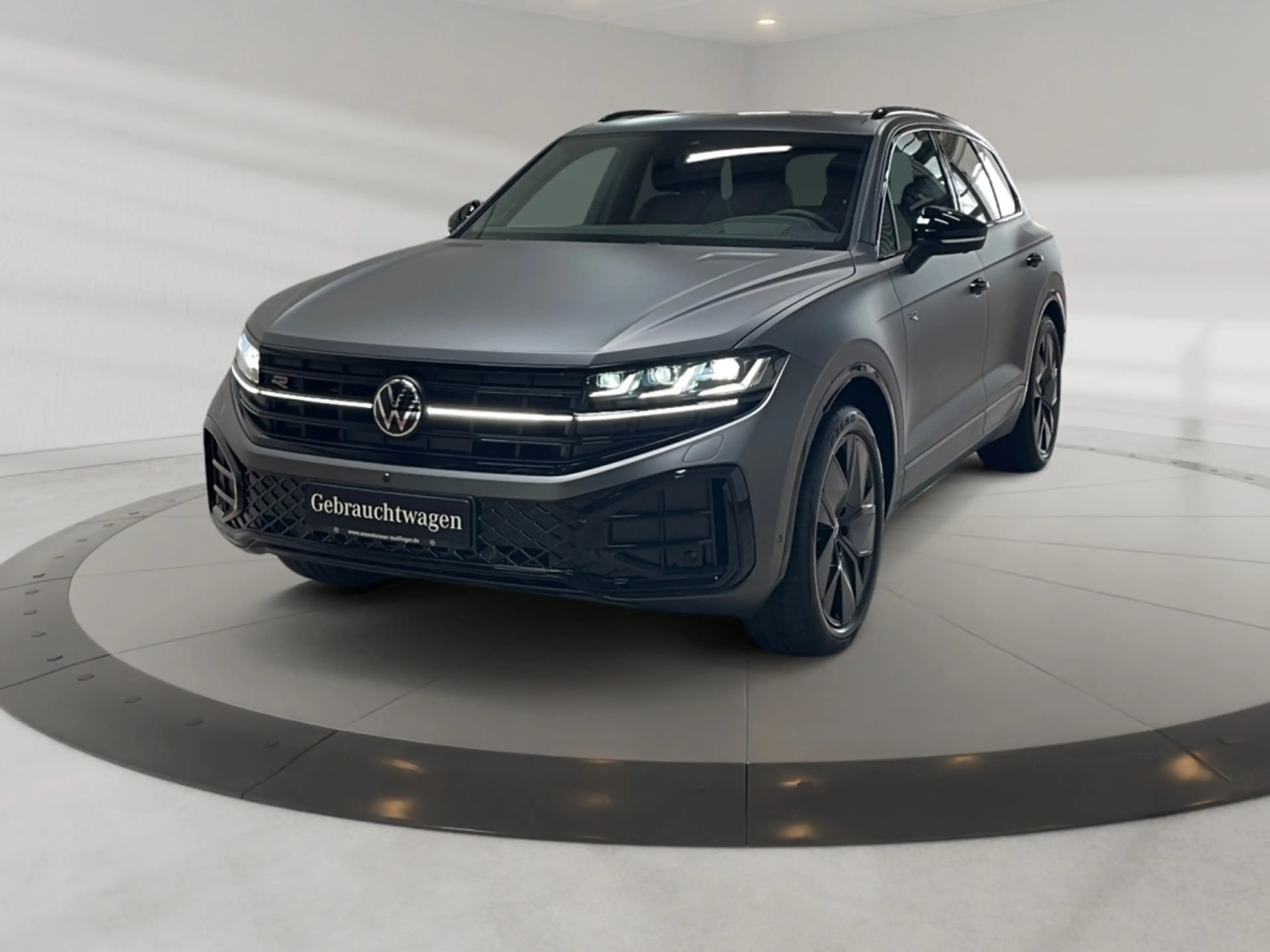 Volkswagen Touareg R-Line 3.0 TDI 4motion Style+Fahrassist — photo 2