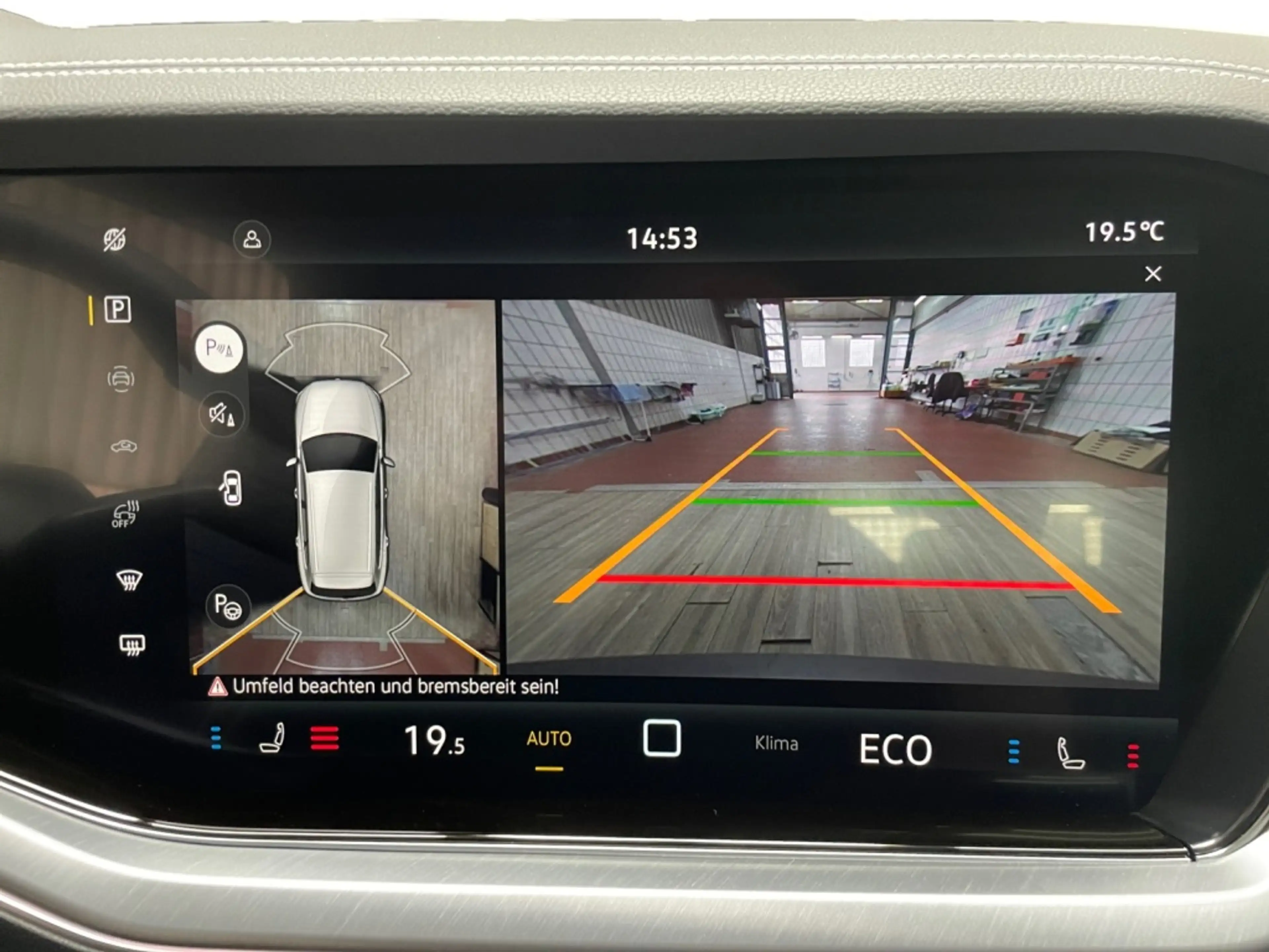 Volkswagen Touareg R-Line 3.0 TDI 4motion Style+Fahrassist — photo 8