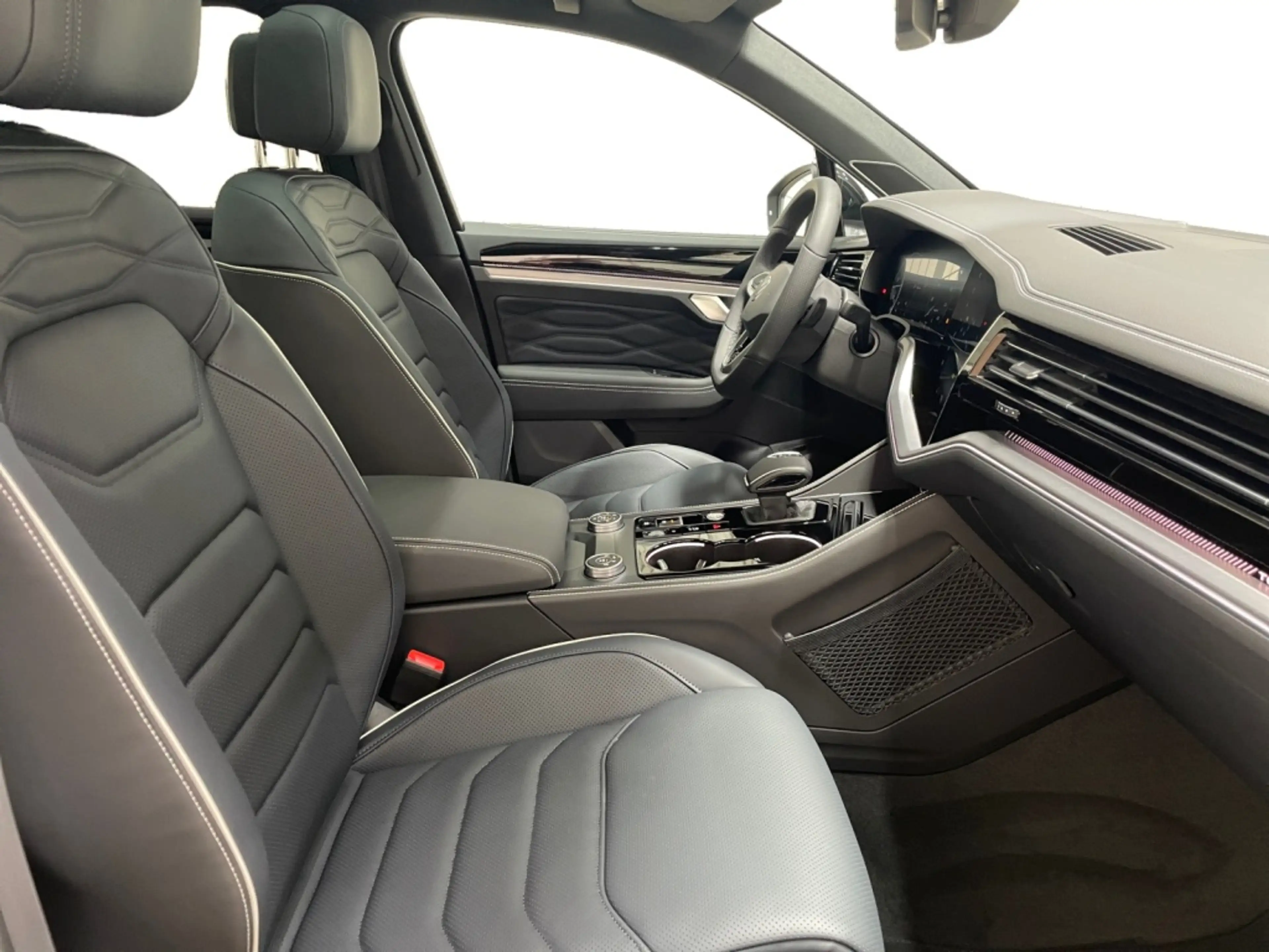 Volkswagen Touareg R-Line 3.0 TDI 4motion Style+Fahrassist — photo 5