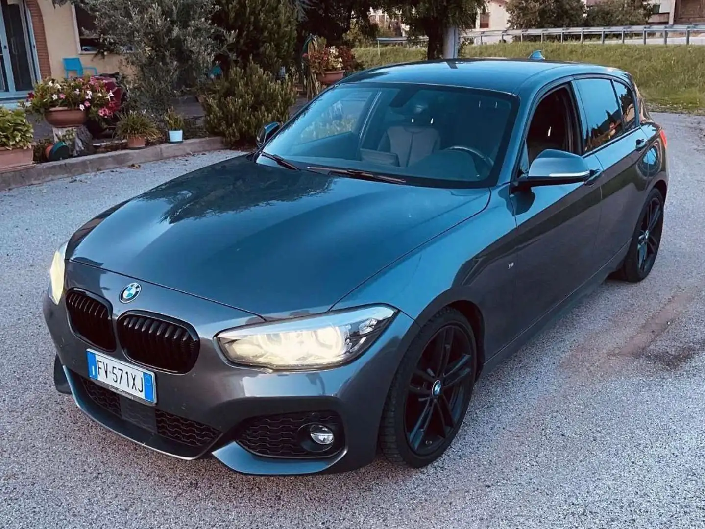 BMW 120 120d Msport Black shadow Book service BMW Gris - 1