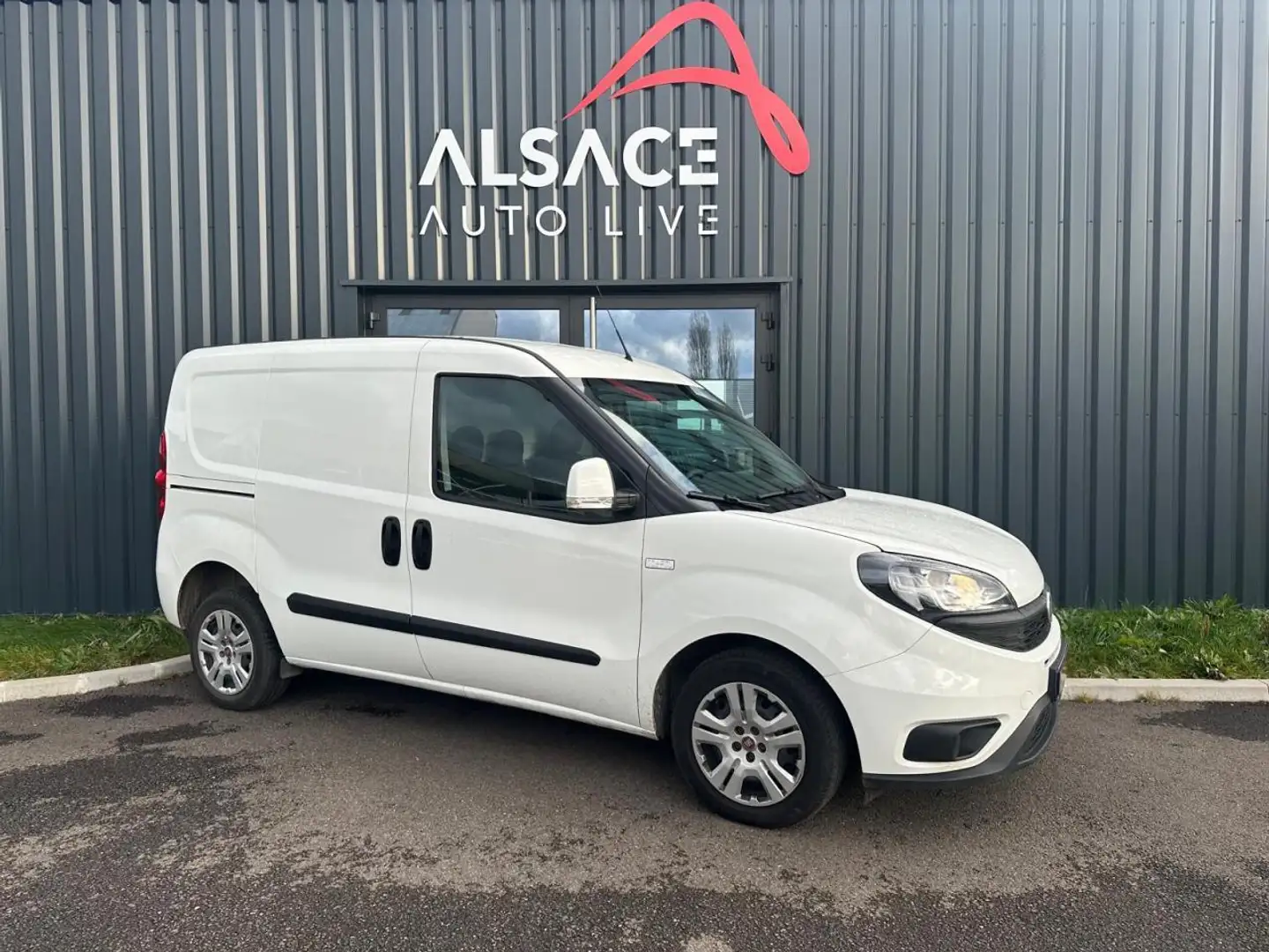 Fiat Doblo 1.6 Multijet 105 CH Pro Lounge - 10 492 HT - 3 PLA Blanc - 1