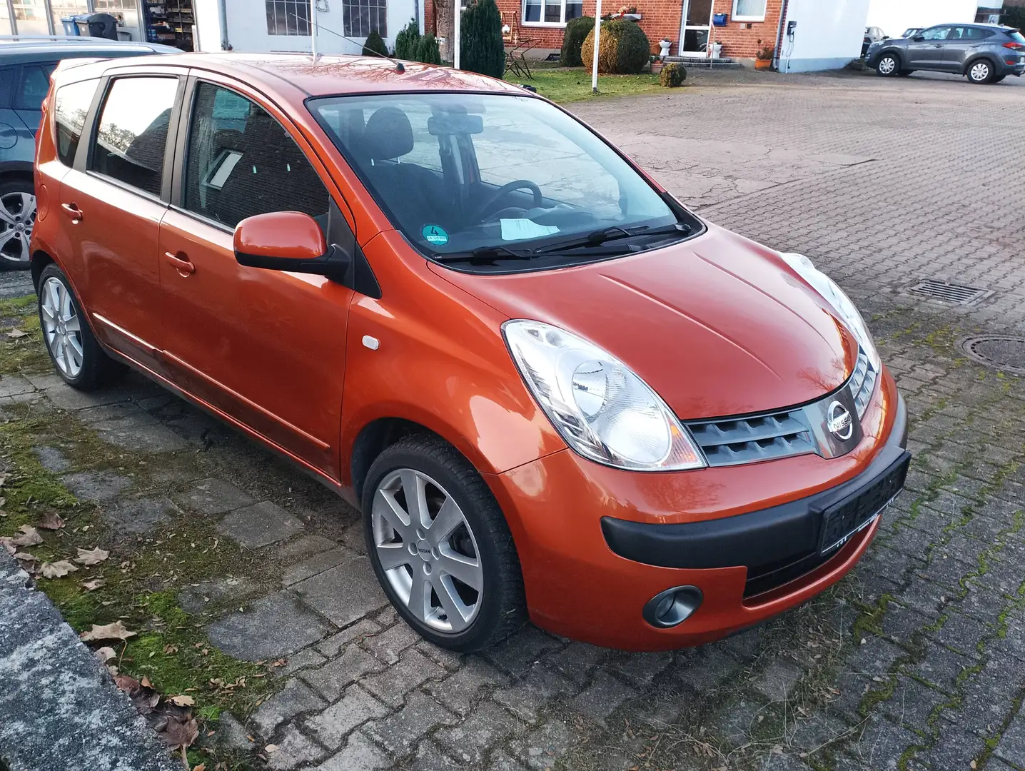 Nissan Note Acenta Orange - 1