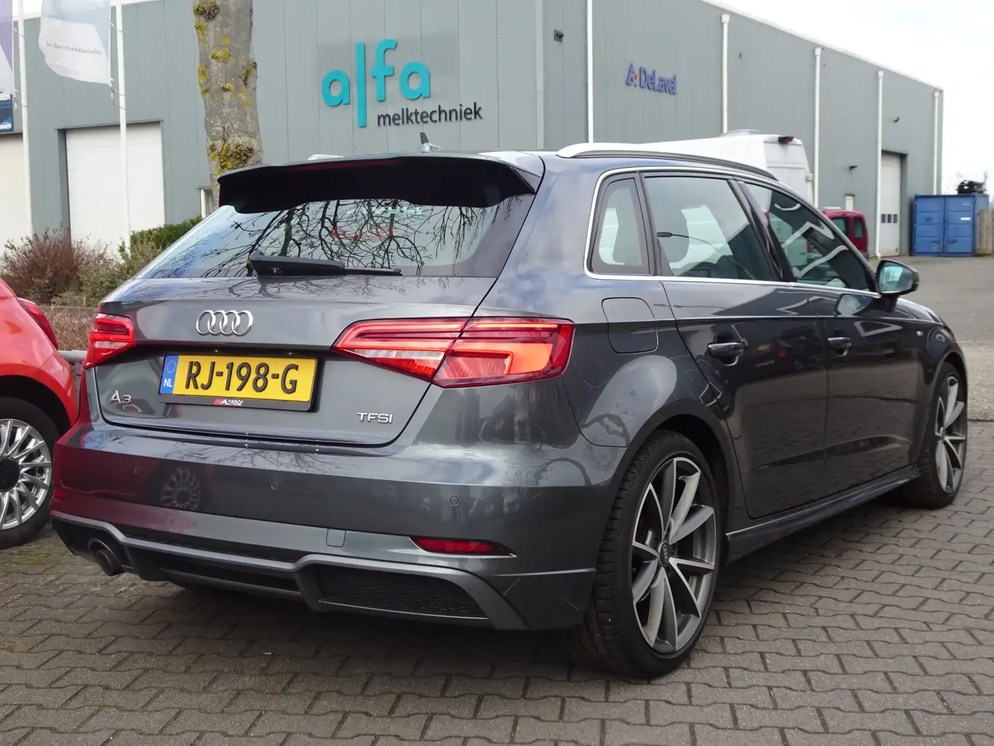 Audi A3 Sportback 1.0 TFSI Sport S Line Edition Gris - 2