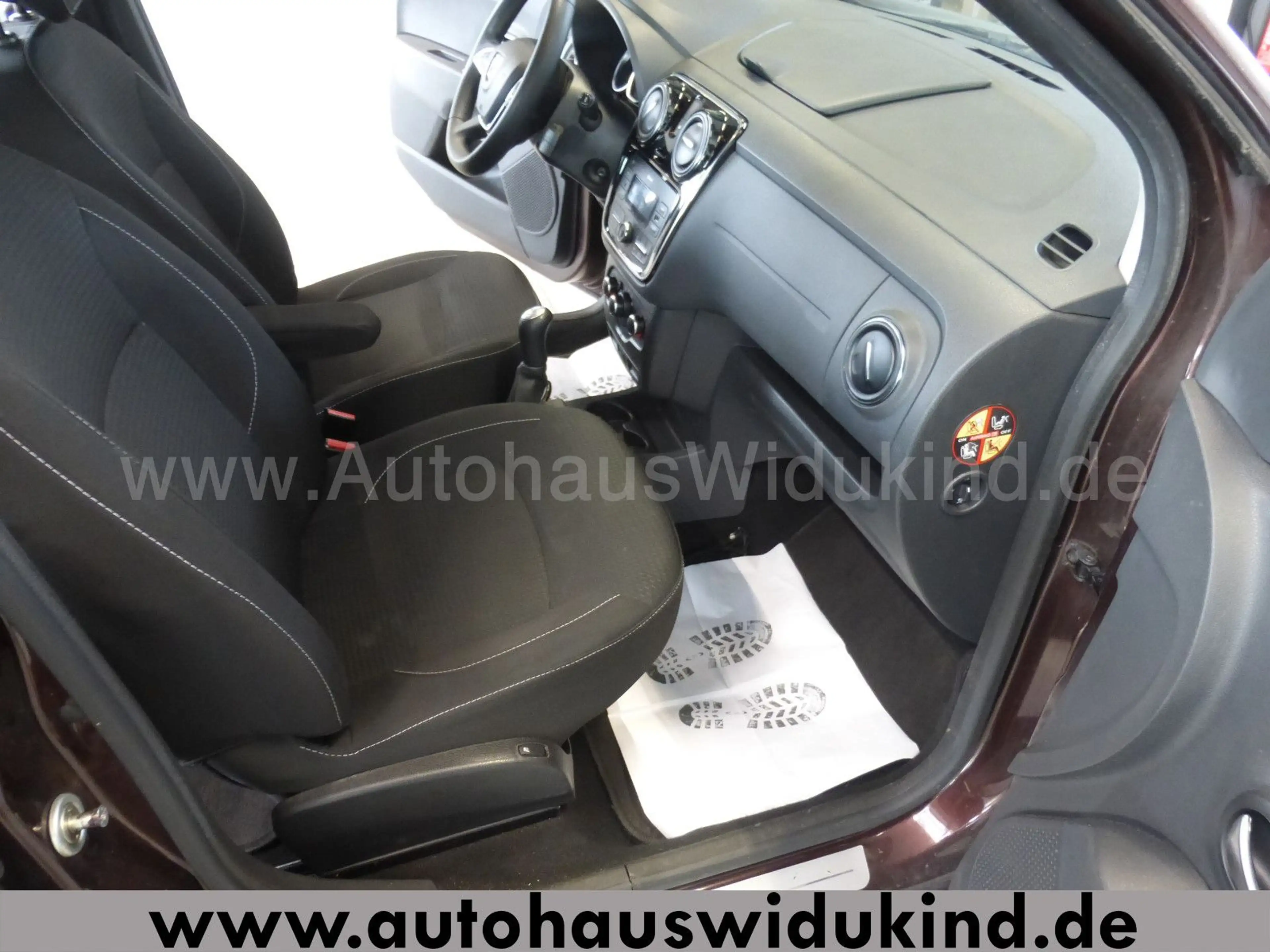 Dacia Lodgy 1.6 Laureate Klima PDC AHK 7 Sitzer 1.HAND — photo 9