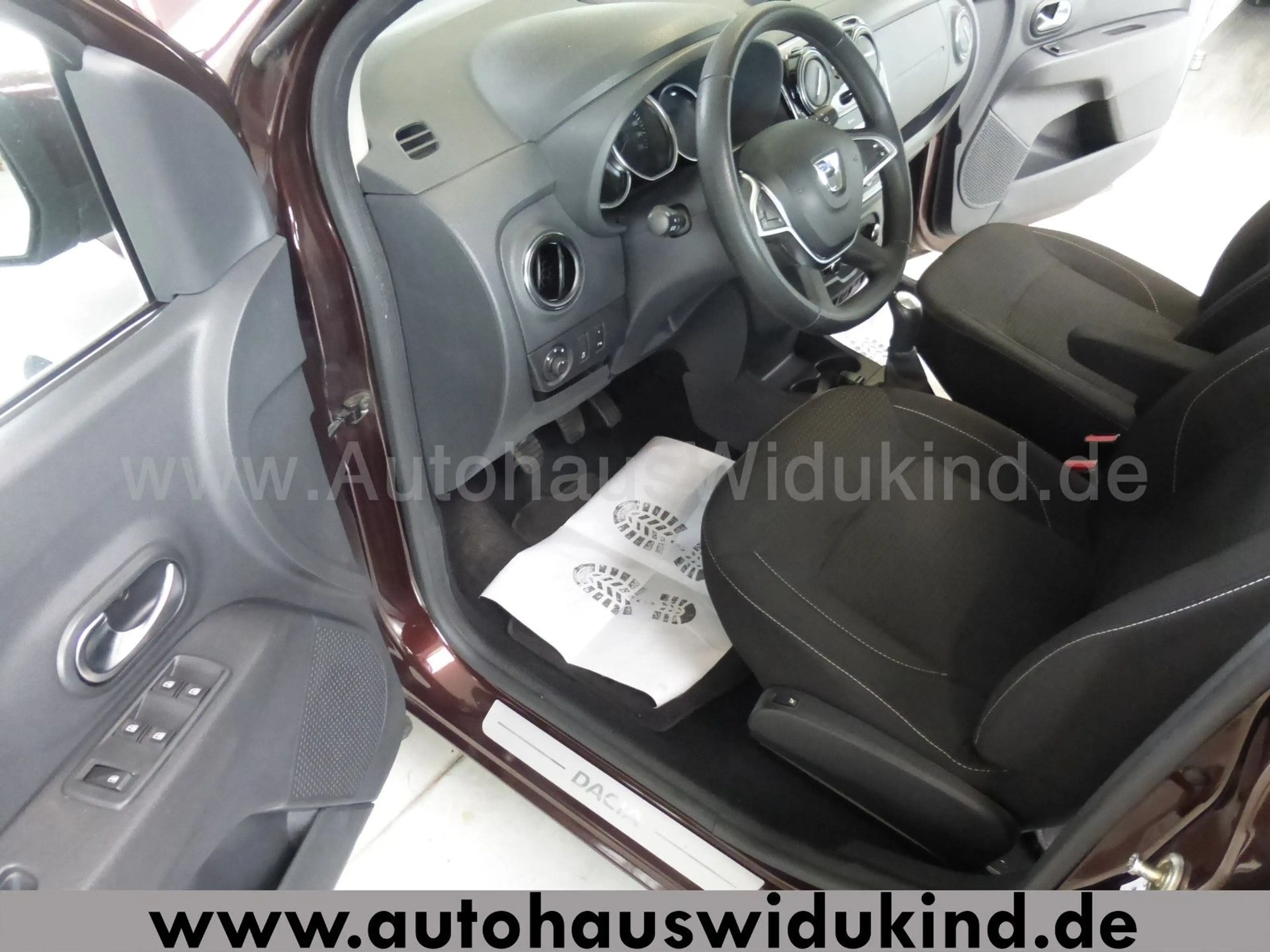 Dacia Lodgy 1.6 Laureate Klima PDC AHK 7 Sitzer 1.HAND — photo 8