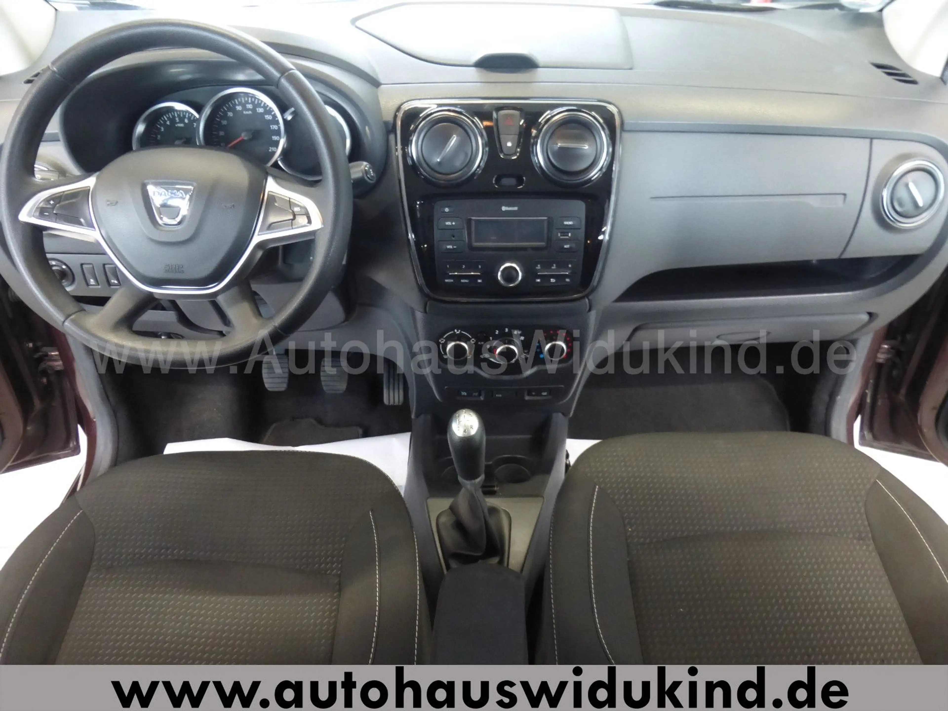 Dacia Lodgy 1.6 Laureate Klima PDC AHK 7 Sitzer 1.HAND — photo 12