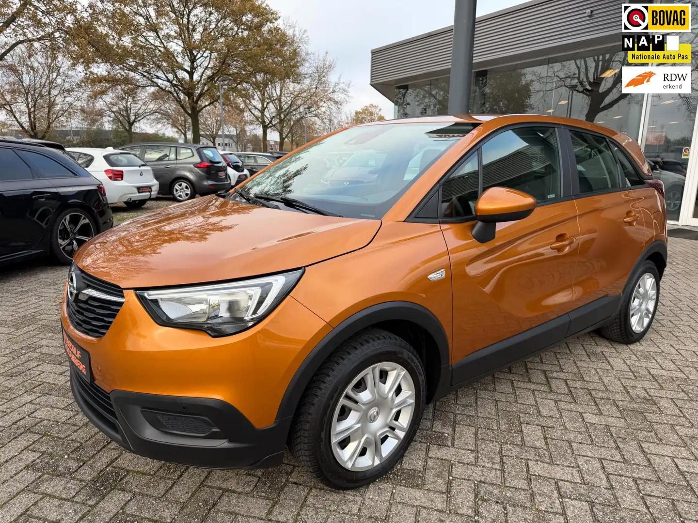 Opel Crossland X 1.2 Online Edition, Clima, Apple carplay, Navigati Braun - 1