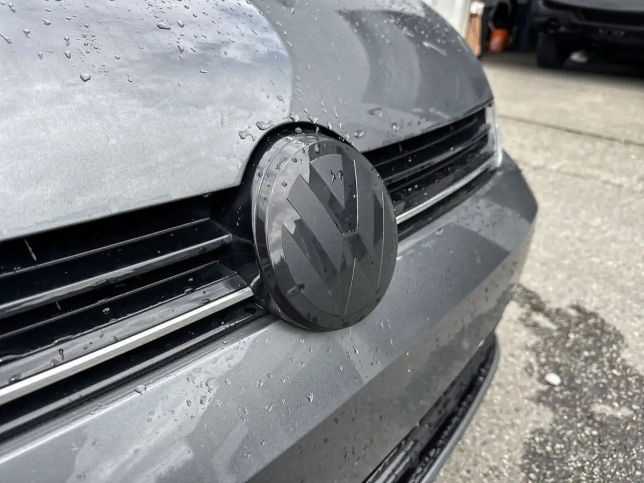 Volkswagen Golf R photo Volkswagen Golf R