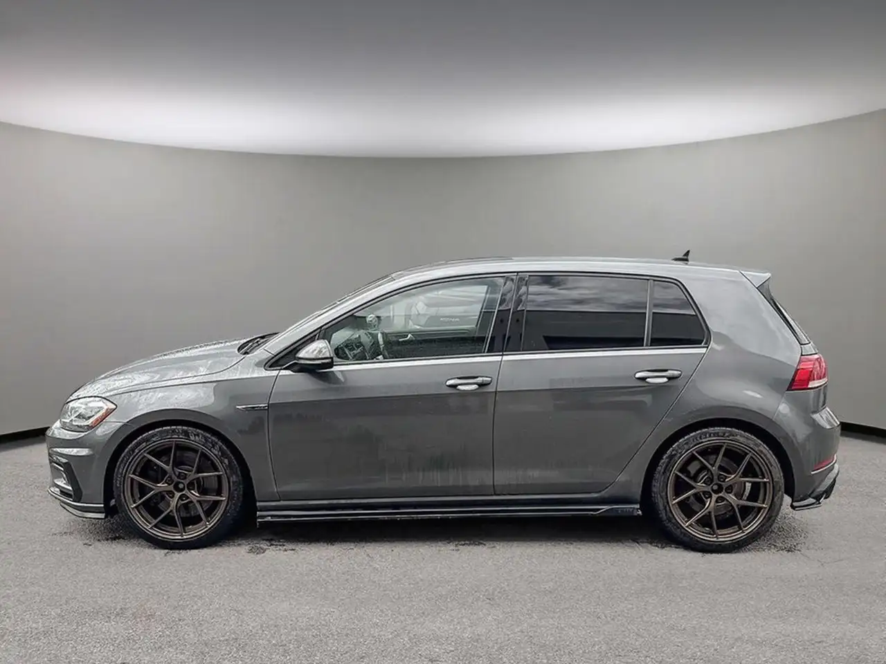 Volkswagen Golf R photo Volkswagen Golf R