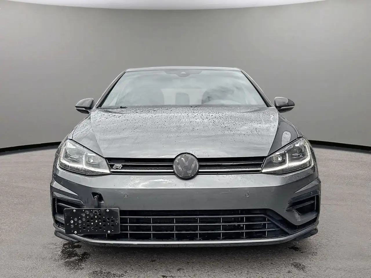 Volkswagen Golf R photo Volkswagen Golf R