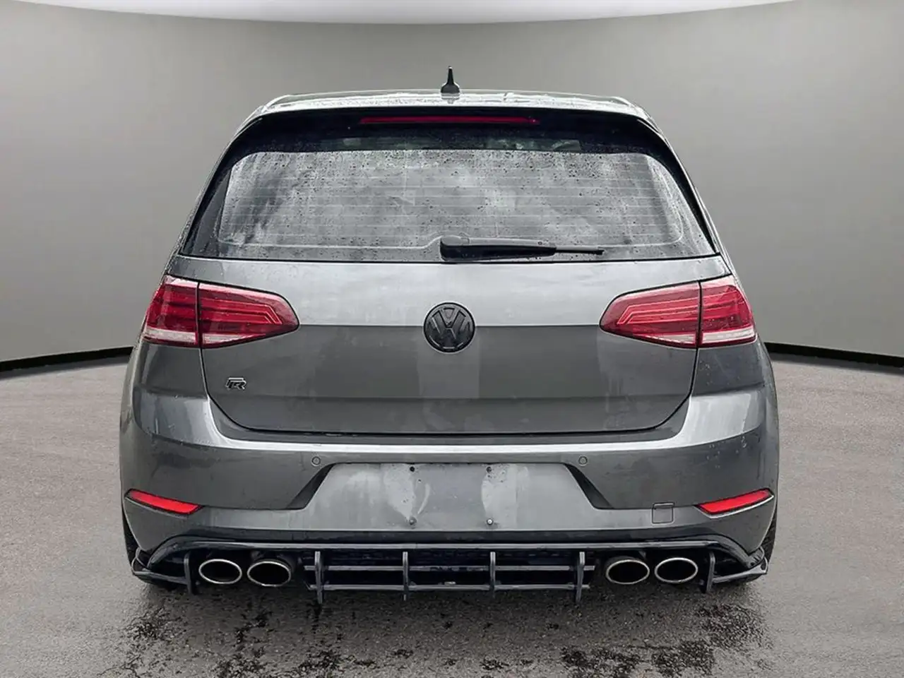Volkswagen Golf R photo Volkswagen Golf R