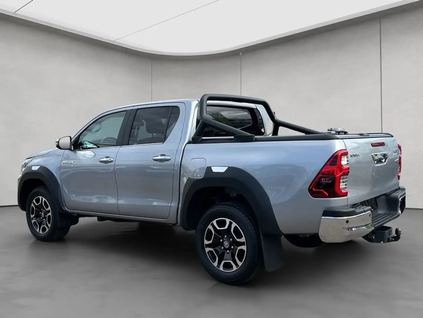 Toyota Hilux 2.8 d double cab Executive 4wd auto Grigio - 2