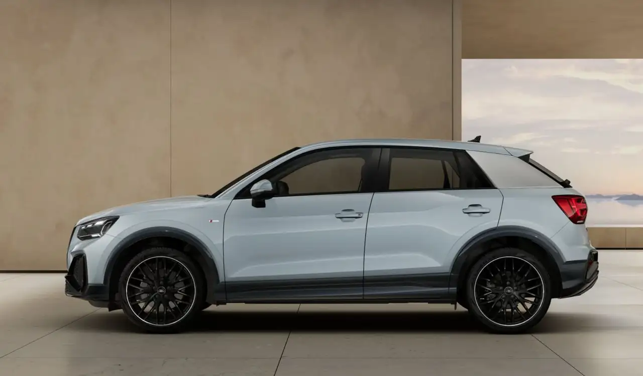 Audi Q2 35 TFSI S tronic Identity Black, миниатюра 3