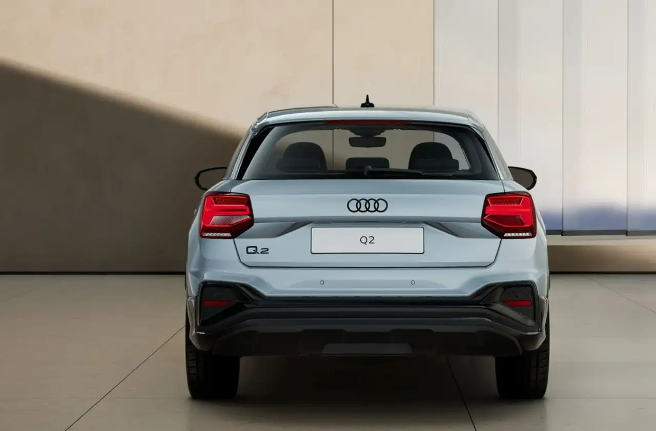 Audi Q2 35 TFSI S tronic Identity Black, миниатюра 5