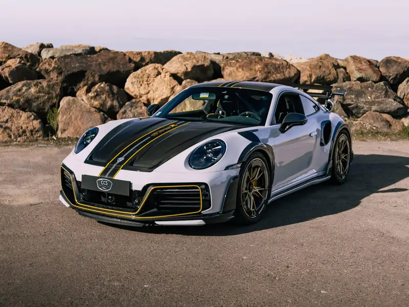 PORSCHE 911