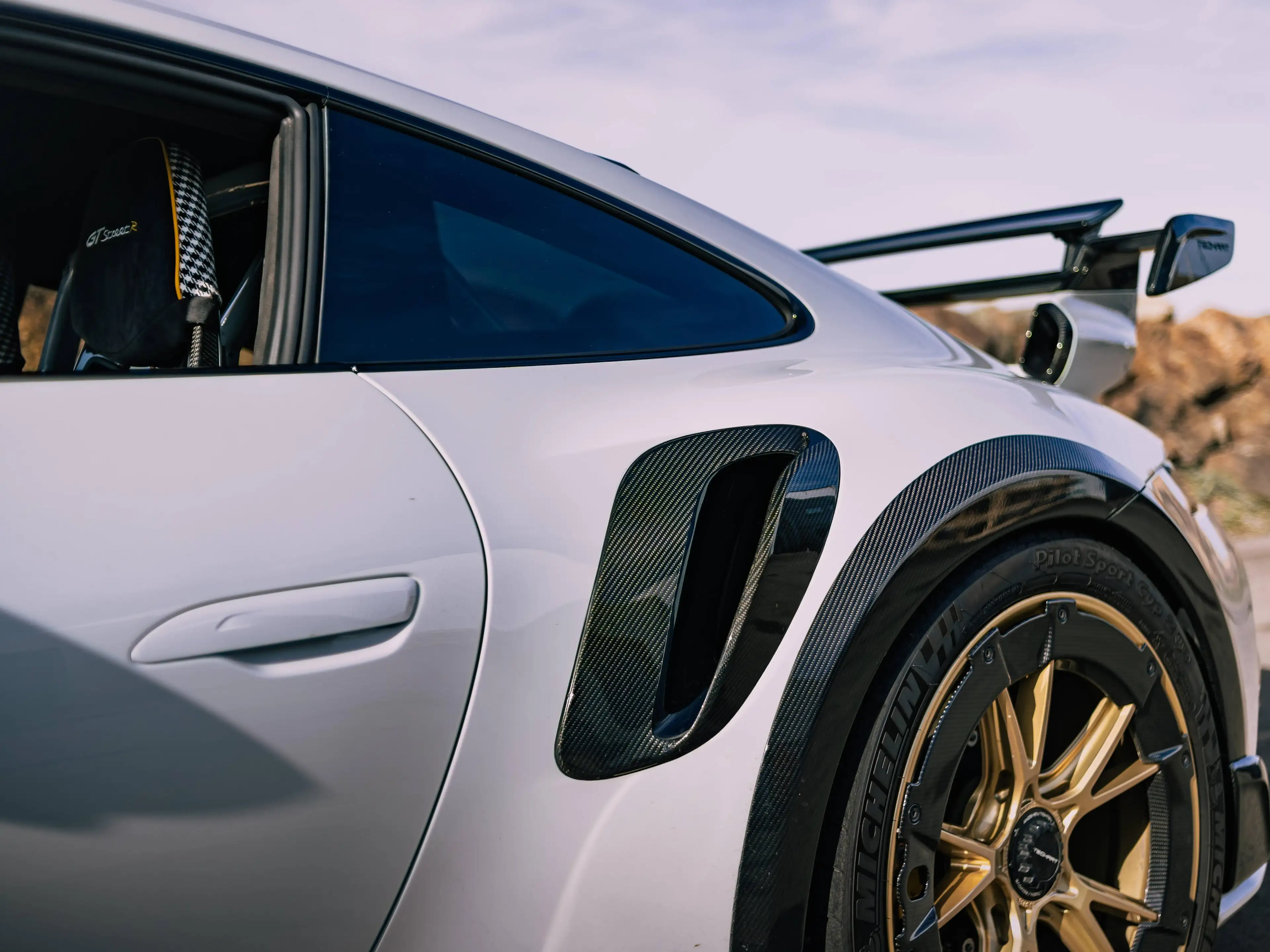 Porsche 992 GT STREET R/ Custom Edition 61/87 800HP/ Like New/ Full Carbon PACK — photo 15