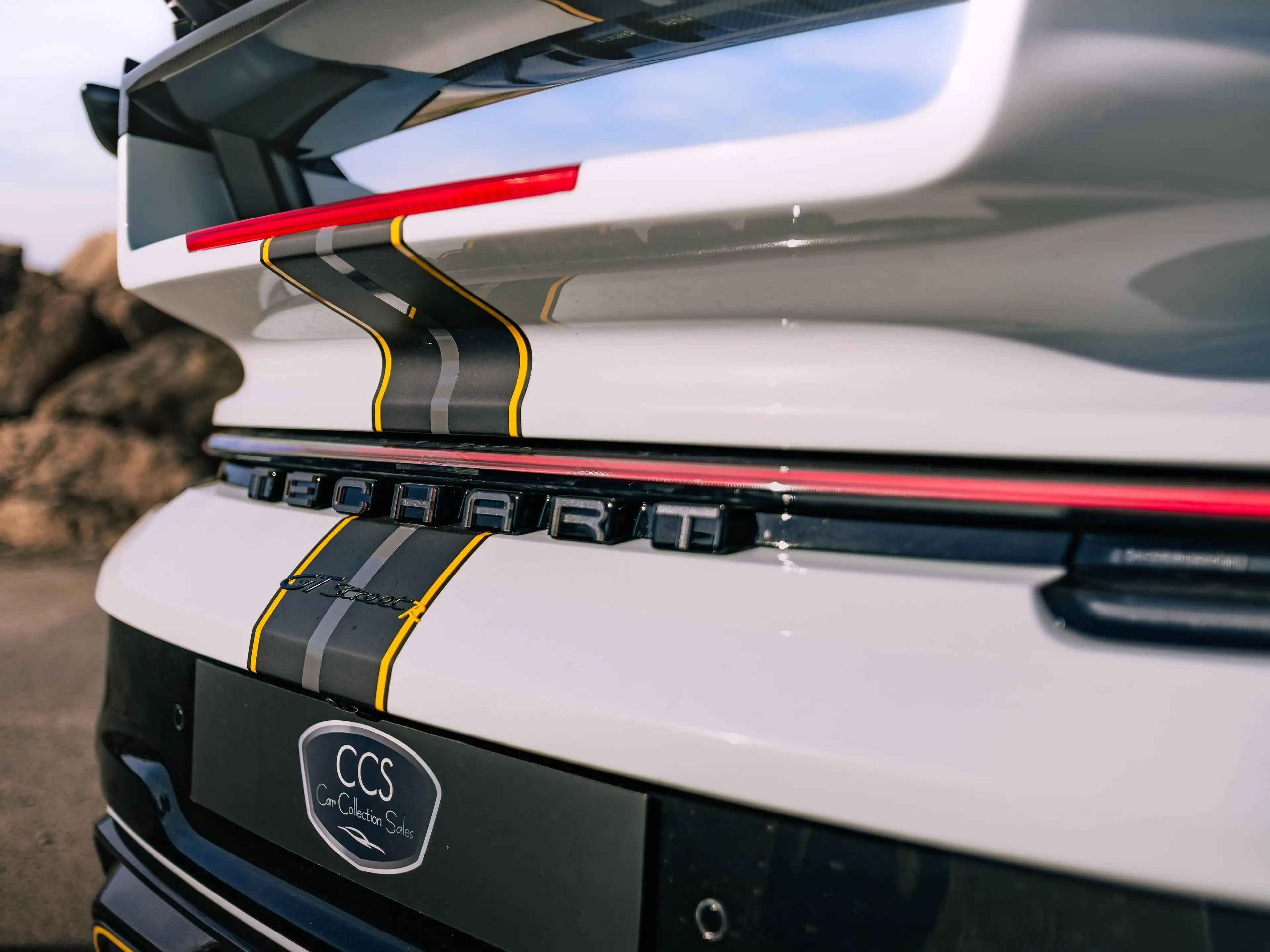 Porsche 992 GT STREET R/ Custom Edition 61/87 800HP/ Like New/ Full Carbon PACK — photo 12
