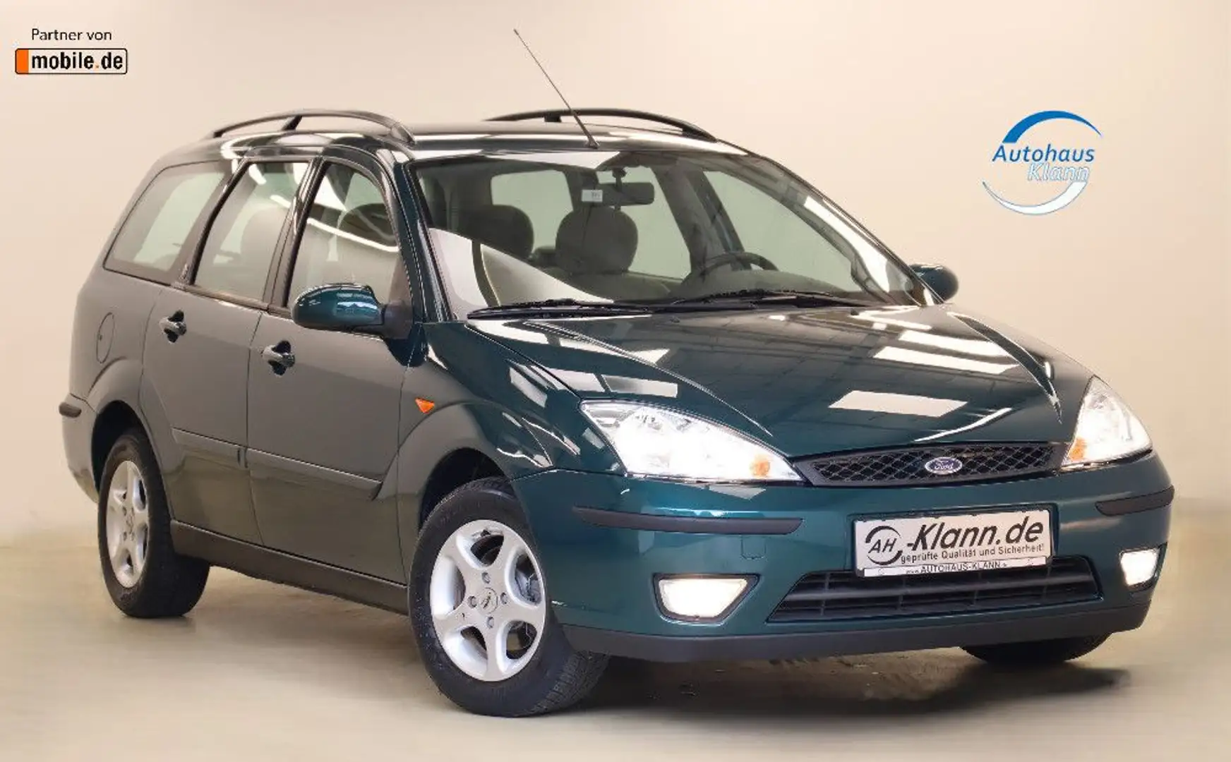 Ford Focus 1.6 101PS Automatik Ghia Klima TÜV04.2027 Groen - 1