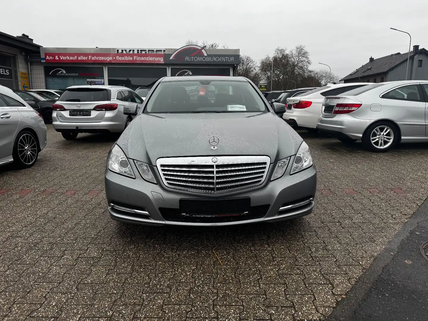 Mercedes-Benz E 200 CDI BE ELEGANCE TEMPO PDC 6-GANG 2HD Silber - 2