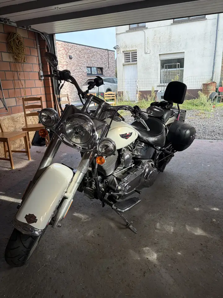 Harley-Davidson Deluxe