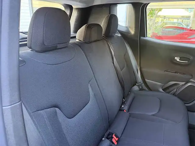 Jeep Renegade view 22