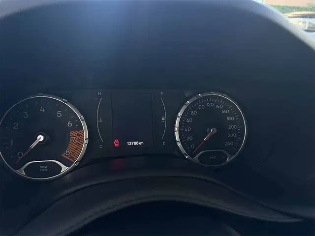 Jeep Renegade view 12
