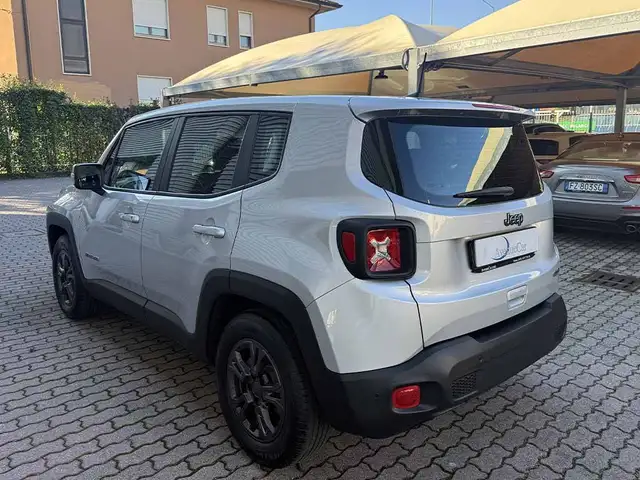 Jeep Renegade view 7