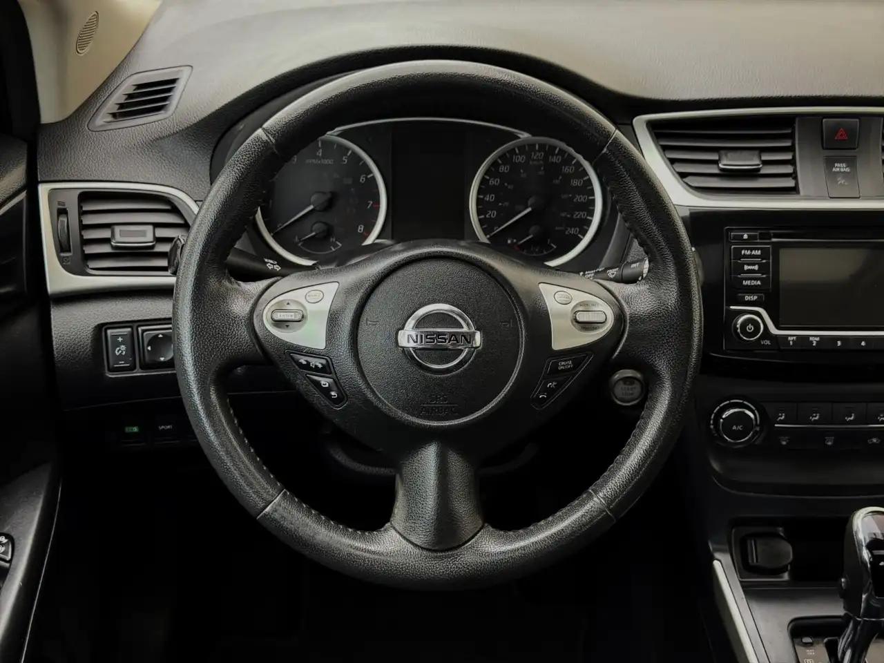 Nissan Sentra photo Nissan Sentra