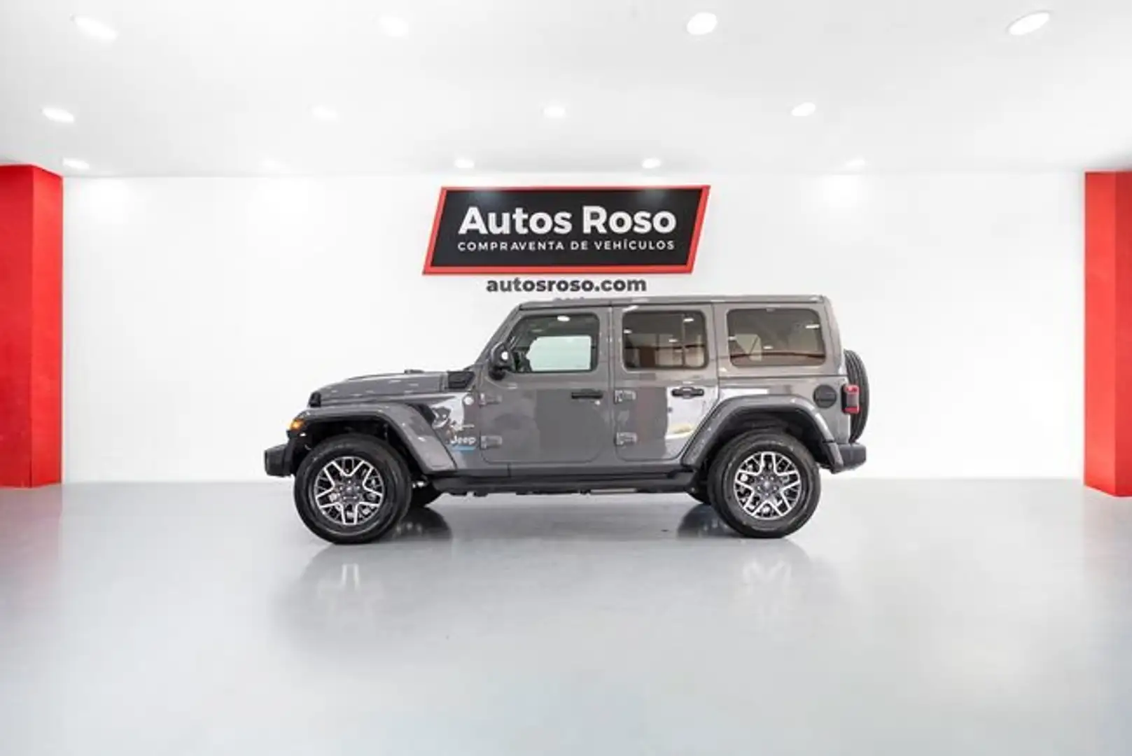Jeep Wrangler 4p 2.0 380CV Sahara 8ATX E6D Gris - 2