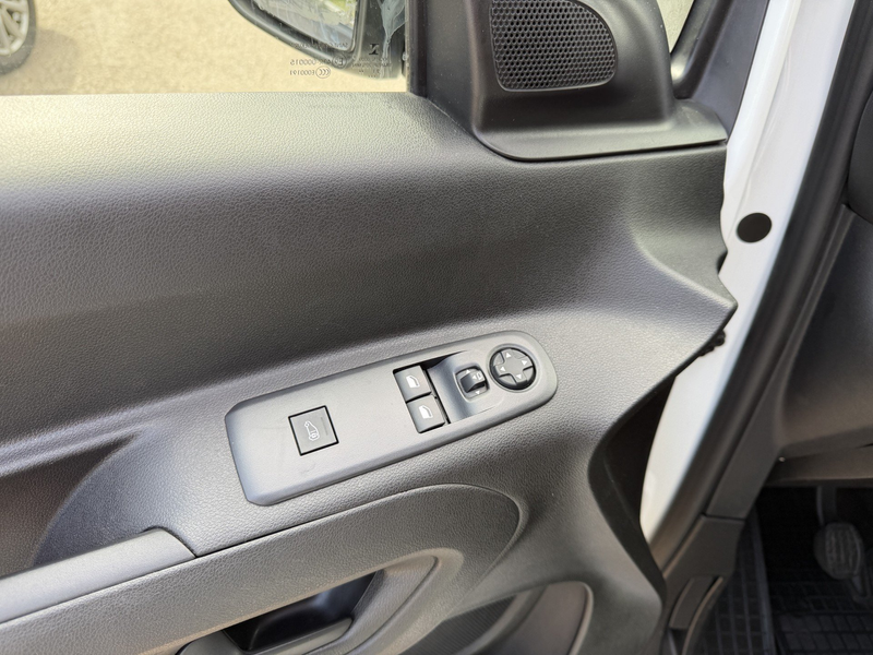 Peugeot Partner Premium Lang L2*1Besitz*Pickerl NEU*MwSt.*Klima* — photo 7