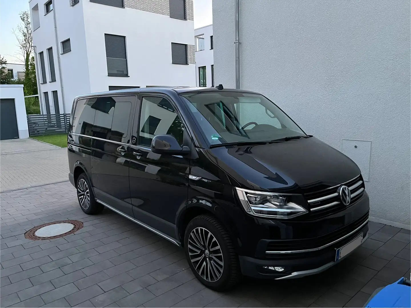 Volkswagen T6 Multivan Multivan PanAmericana 4Motion Černá - 1