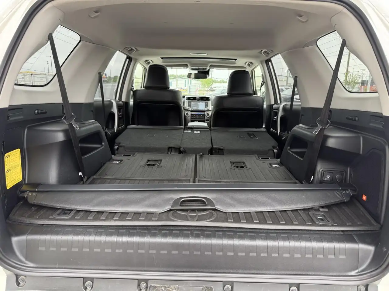 Toyota 4-Runner снимка Toyota 4-Runner