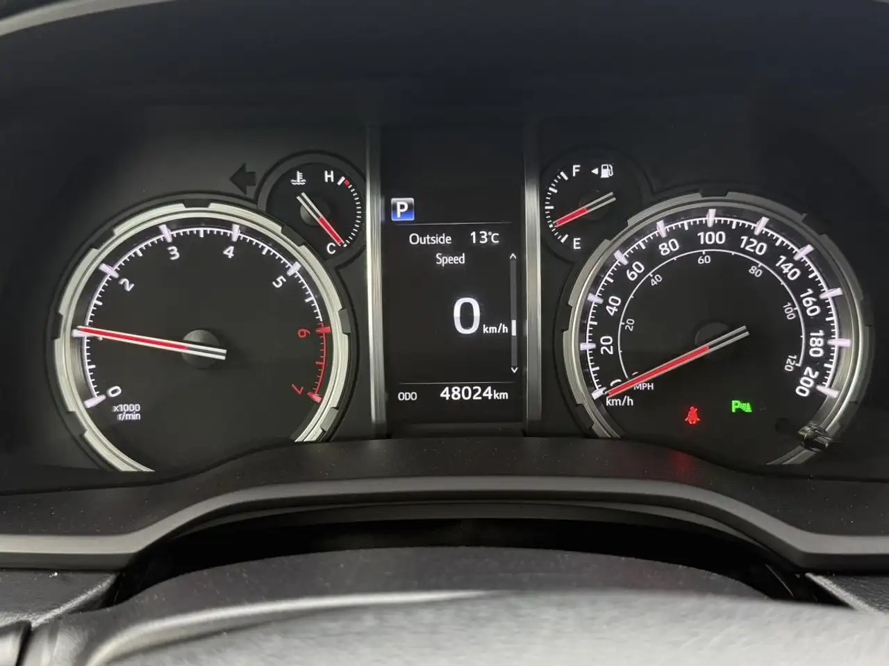 Toyota 4-Runner снимка Toyota 4-Runner
