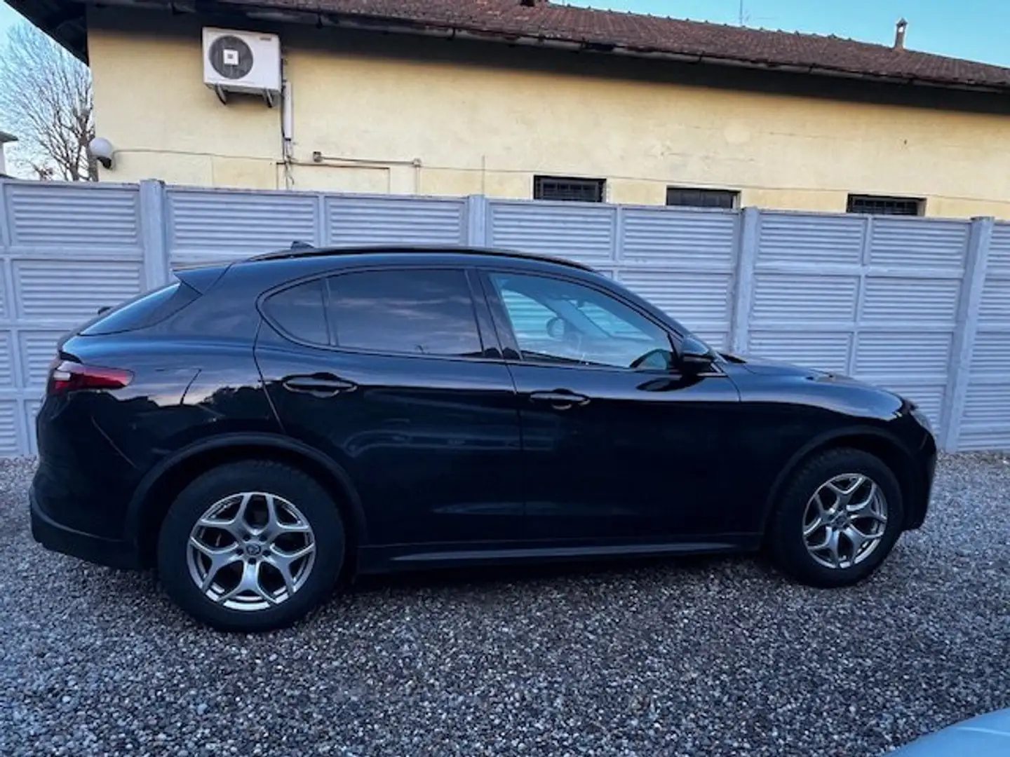 Alfa Romeo Stelvio Stelvio 2018 2.2 t Business Q4 210cv auto my19 Noir - 2