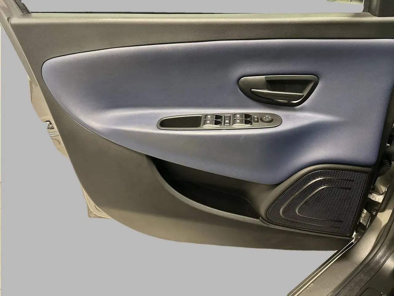 Lancia Ypsilon III 2021 1.0 firefly hybrid Silver Plus s&s 70cv, миниатюра 16
