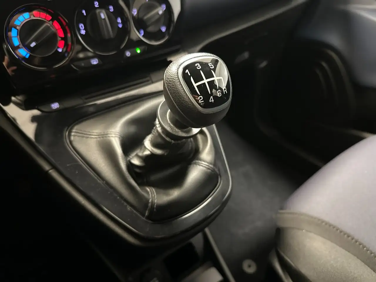 Lancia Ypsilon III 2021 1.0 firefly hybrid Silver Plus s&s 70cv, миниатюра 15