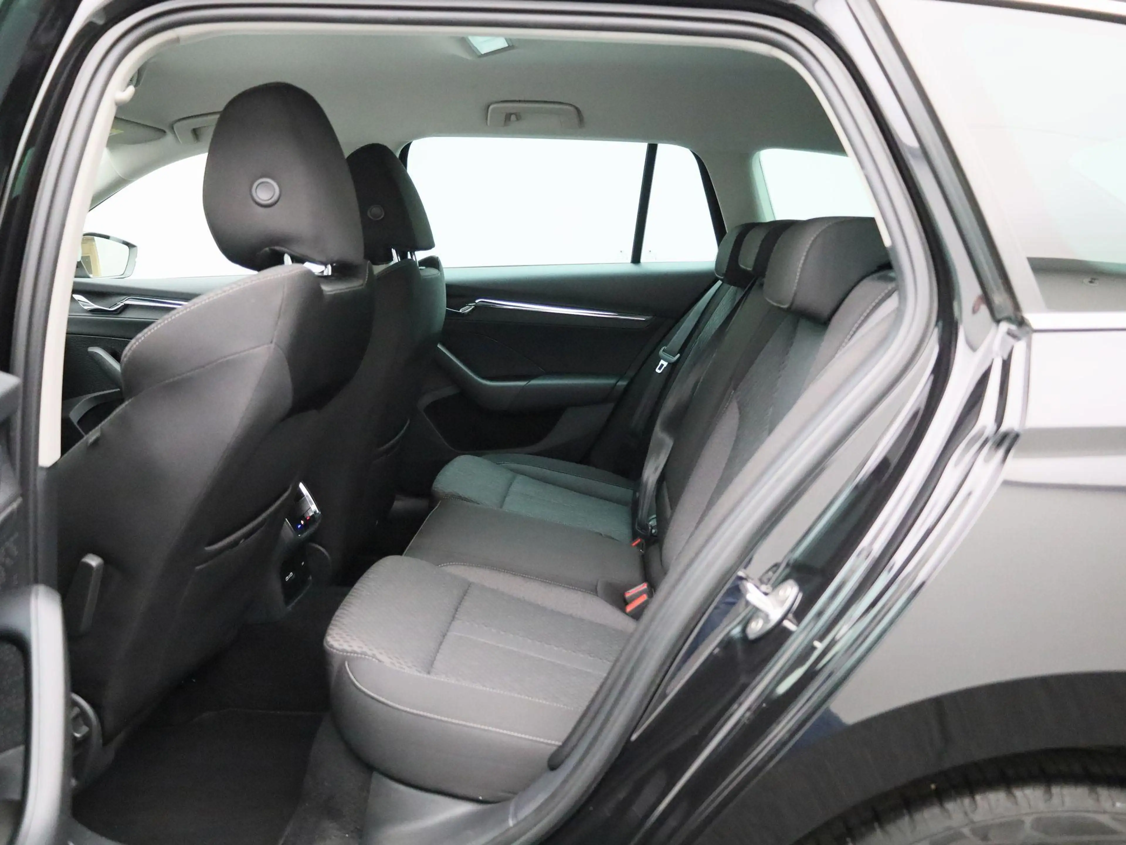 Skoda Octavia Combi 1.5 e-TSI Business Edition Plus | TREKHAAK | — photo 10