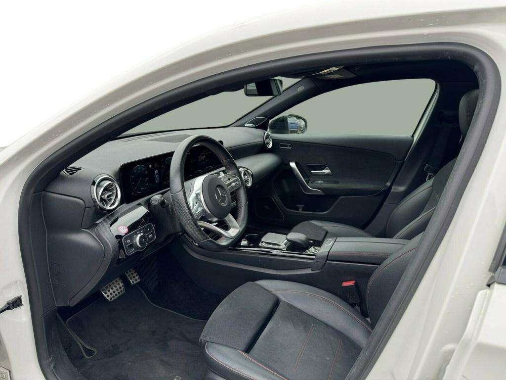 Mercedes-Benz A 220