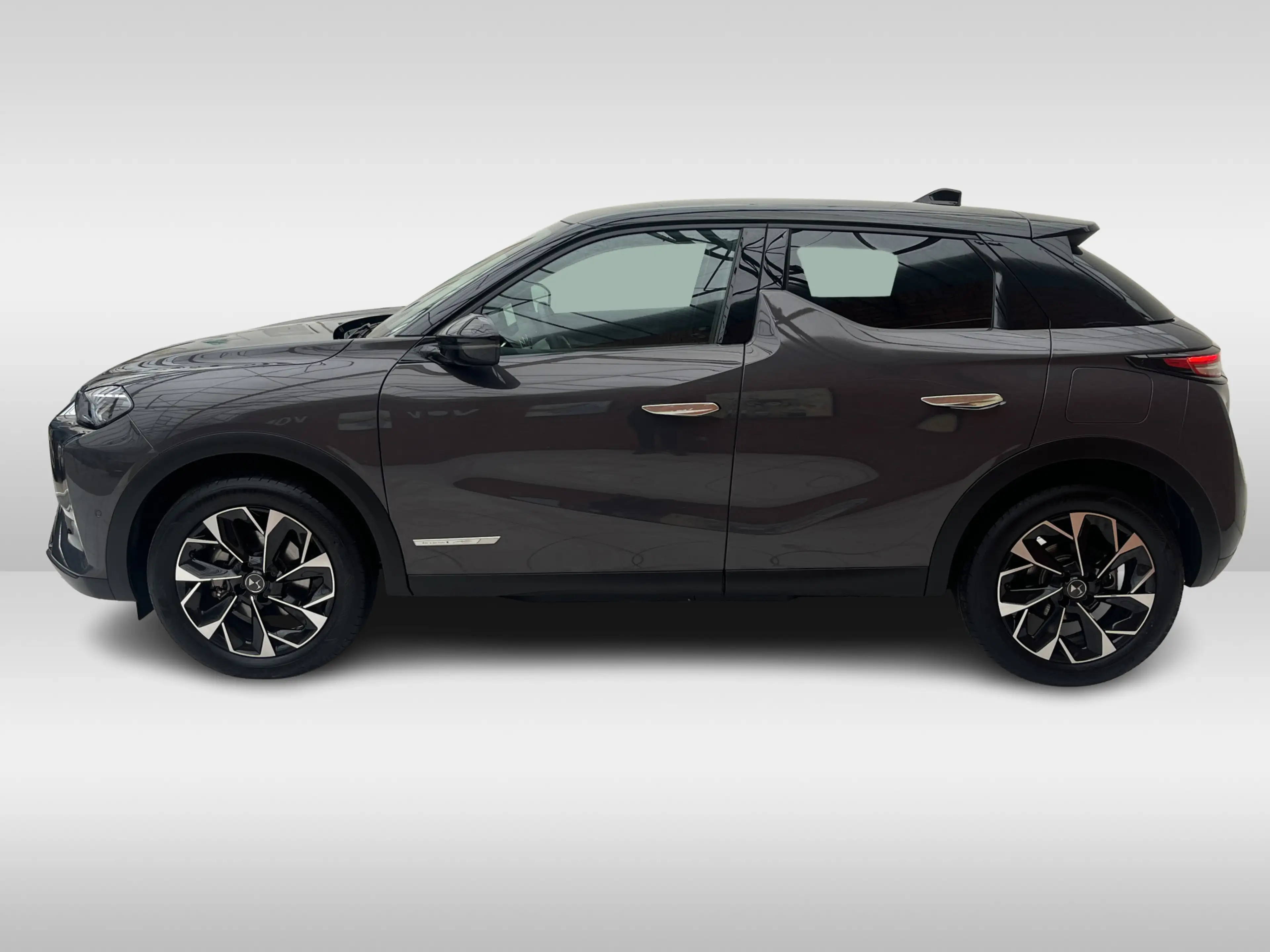 DS Automobiles DS 3 E-Tense Antoine de saint Exupéry 54 kWh | Camera r — photo 6