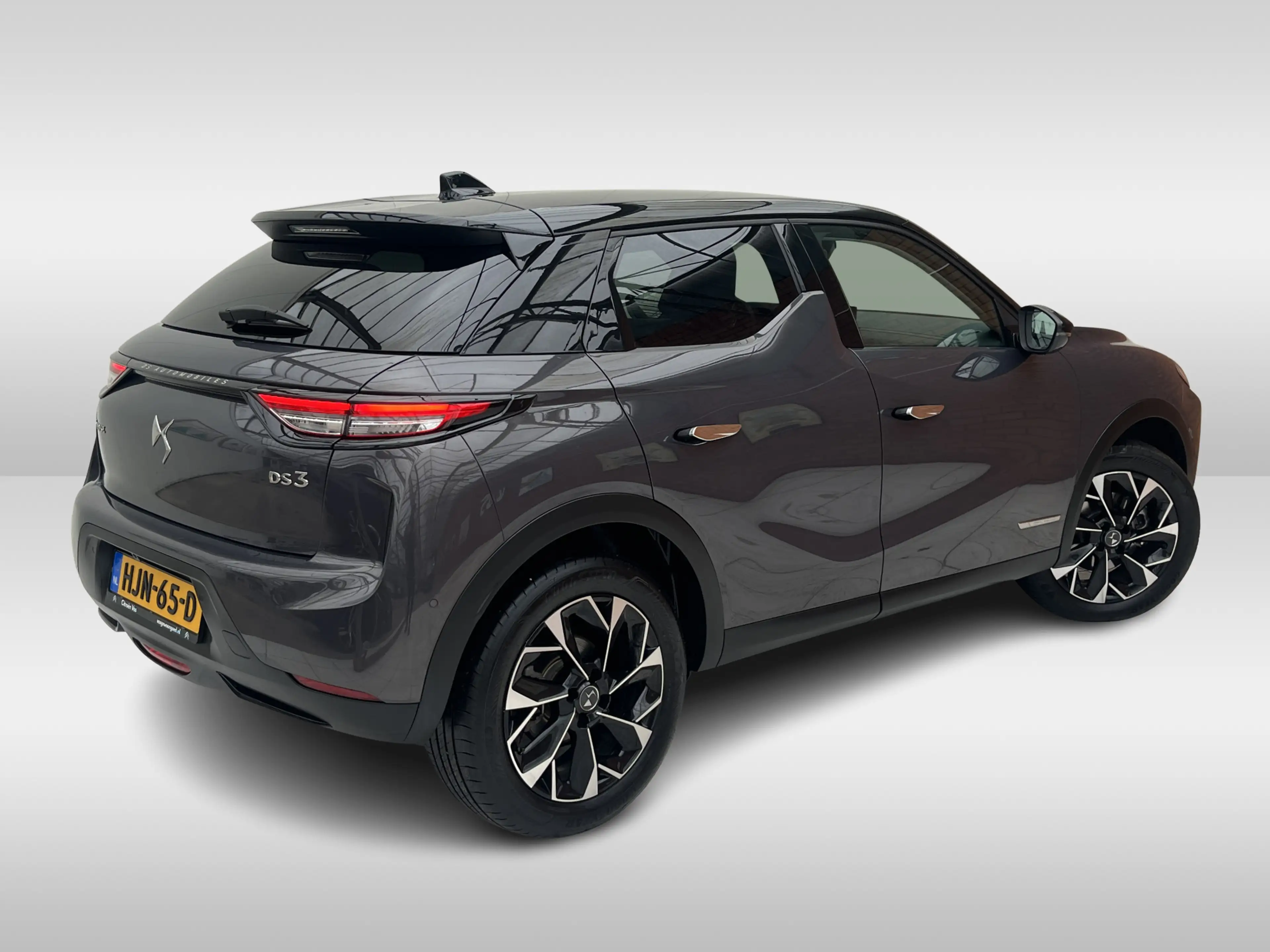 DS Automobiles DS 3 E-Tense Antoine de saint Exupéry 54 kWh | Camera r — photo 3