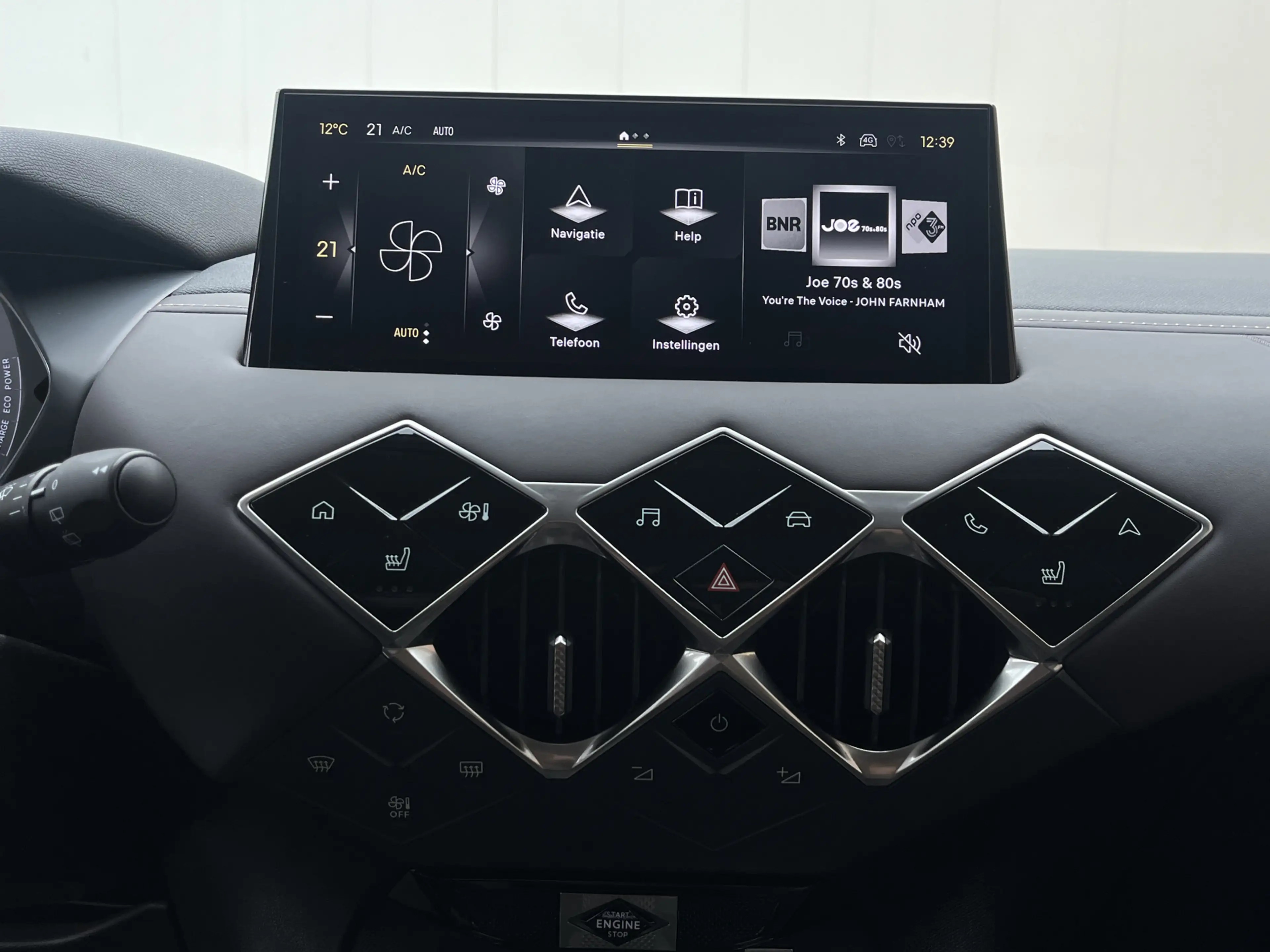 DS Automobiles DS 3 E-Tense Antoine de saint Exupéry 54 kWh | Camera r — photo 12