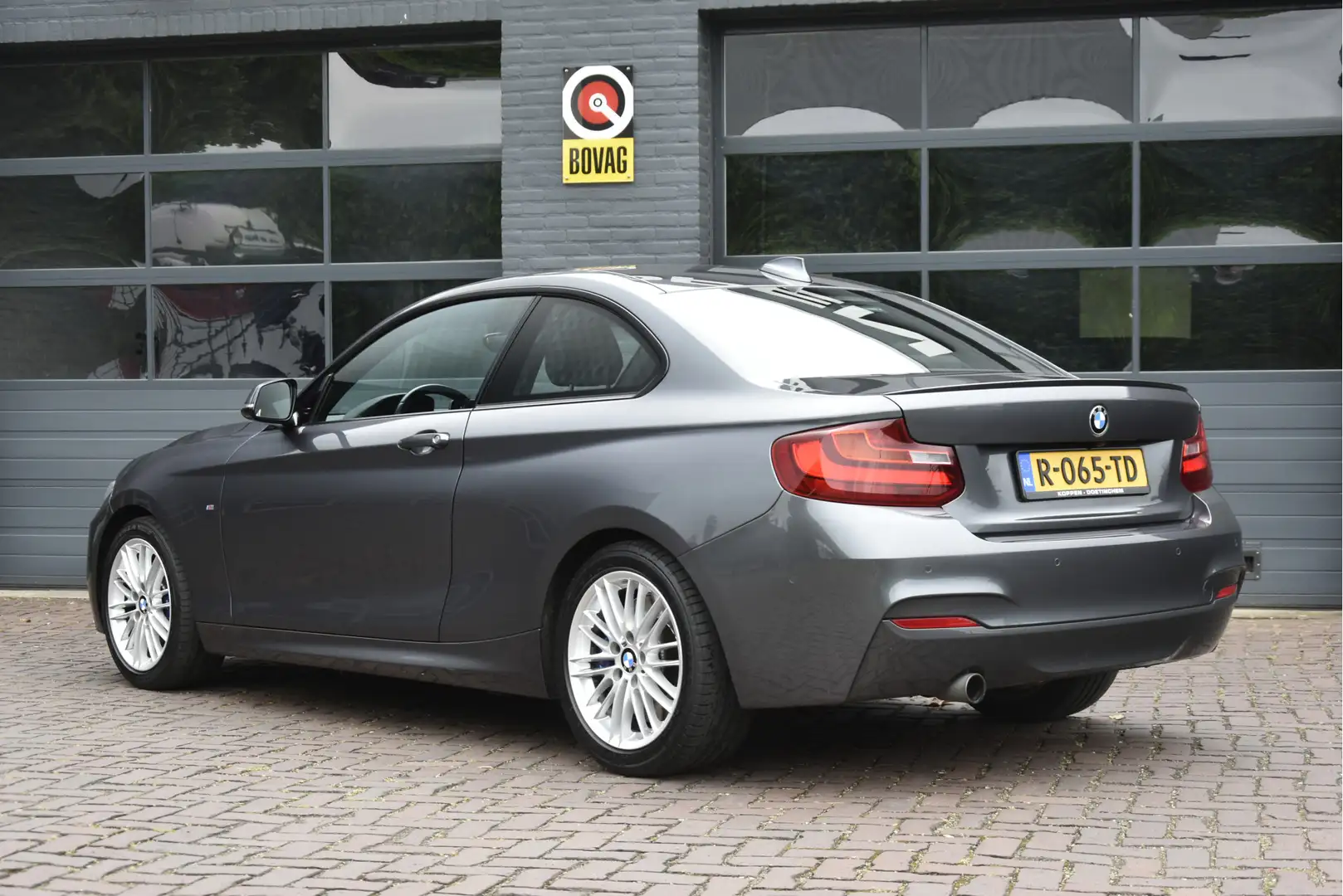 BMW 218 2-serie Coupé 218i M Sport Automaat Gris - 2