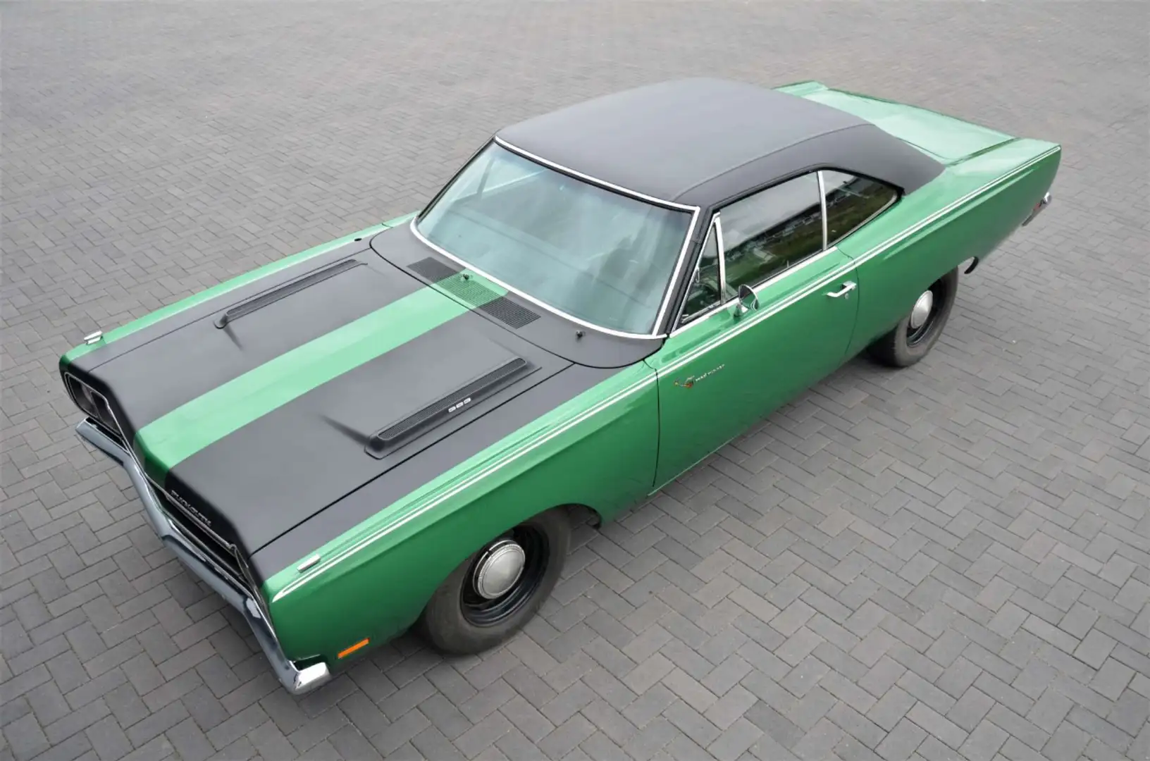 Plymouth Road Runner 383cui Green - 2