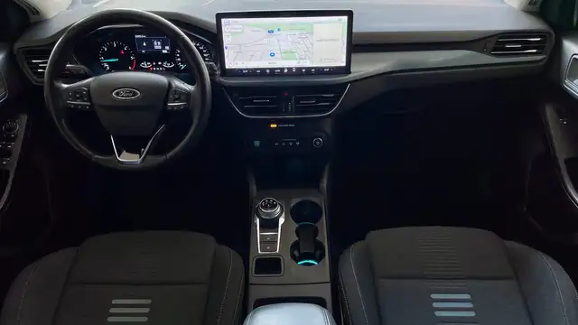 Ford Focus view 9