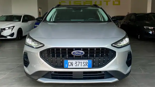 Ford Focus view 2