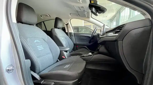 Ford Focus view 13