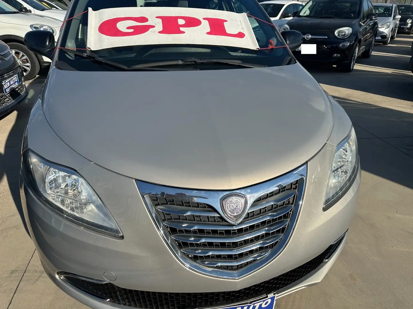 Lancia Ypsilon 1.2 8v Gold ecochic Gpl 69cv Grigio - 2