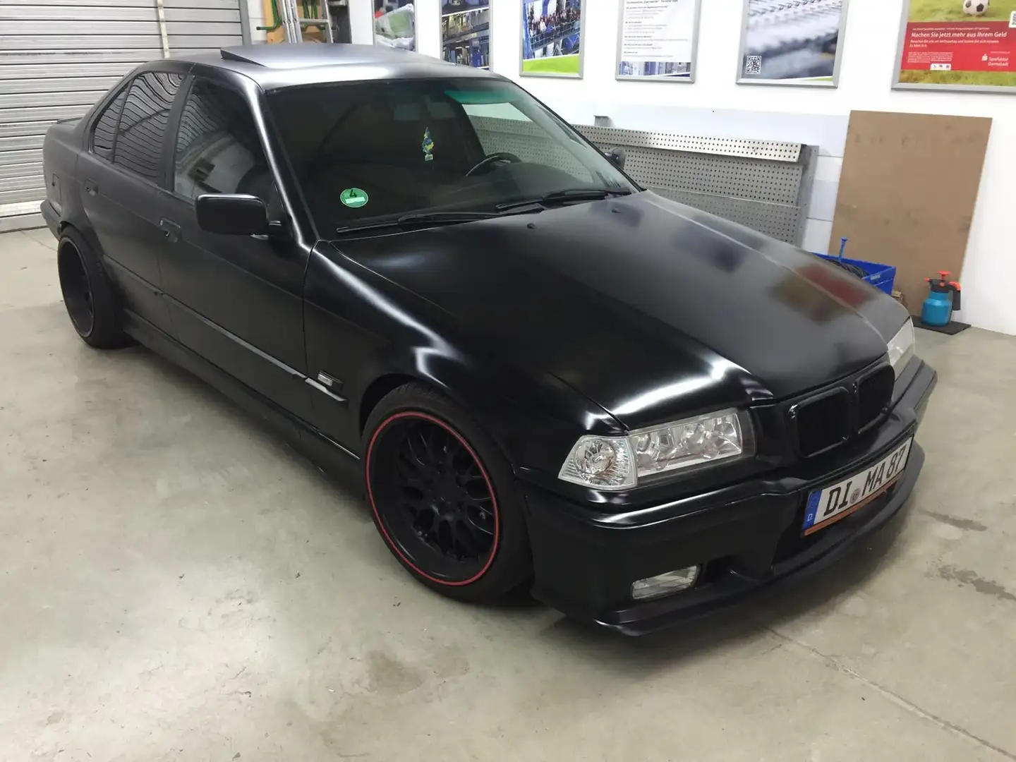 BMW 325 325i M-Paket Schwarz - 1